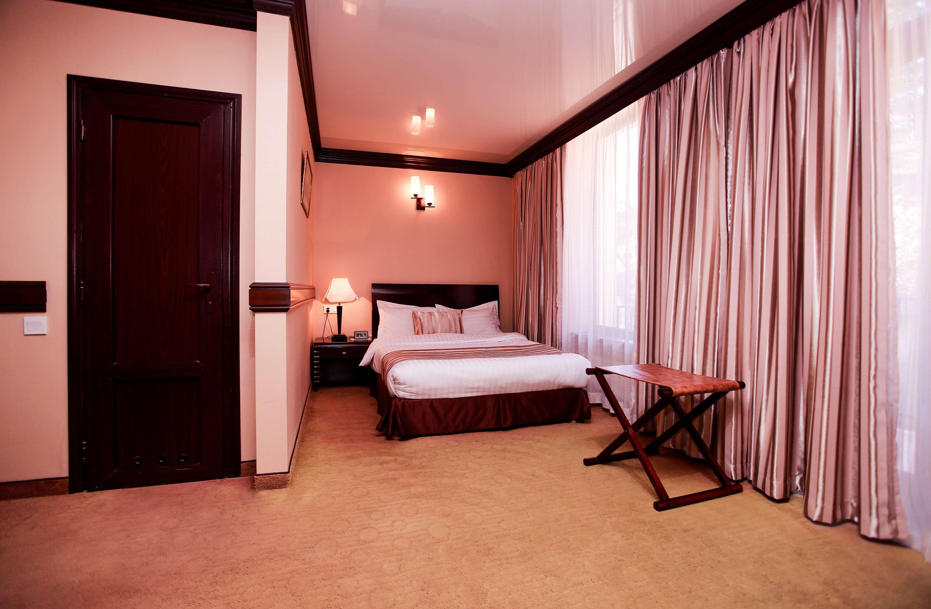 Best Western Plus Paradise Hotel Dilidschan Zimmer foto